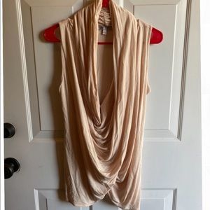 Jennifer Lopez peach tank